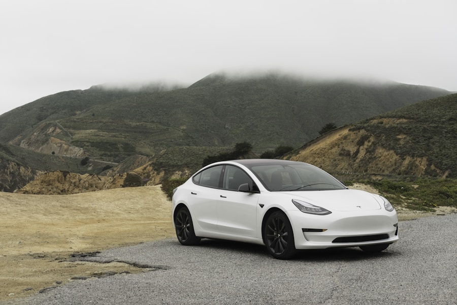 Tesla — пример авто из США